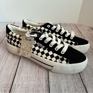 MUDD Checker Board Shoes 8.5 NWT